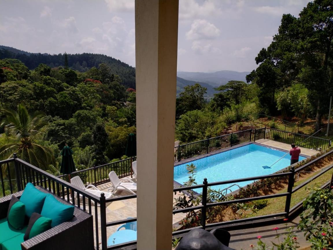 Hotel The Grand Hills Kandy Esterno foto