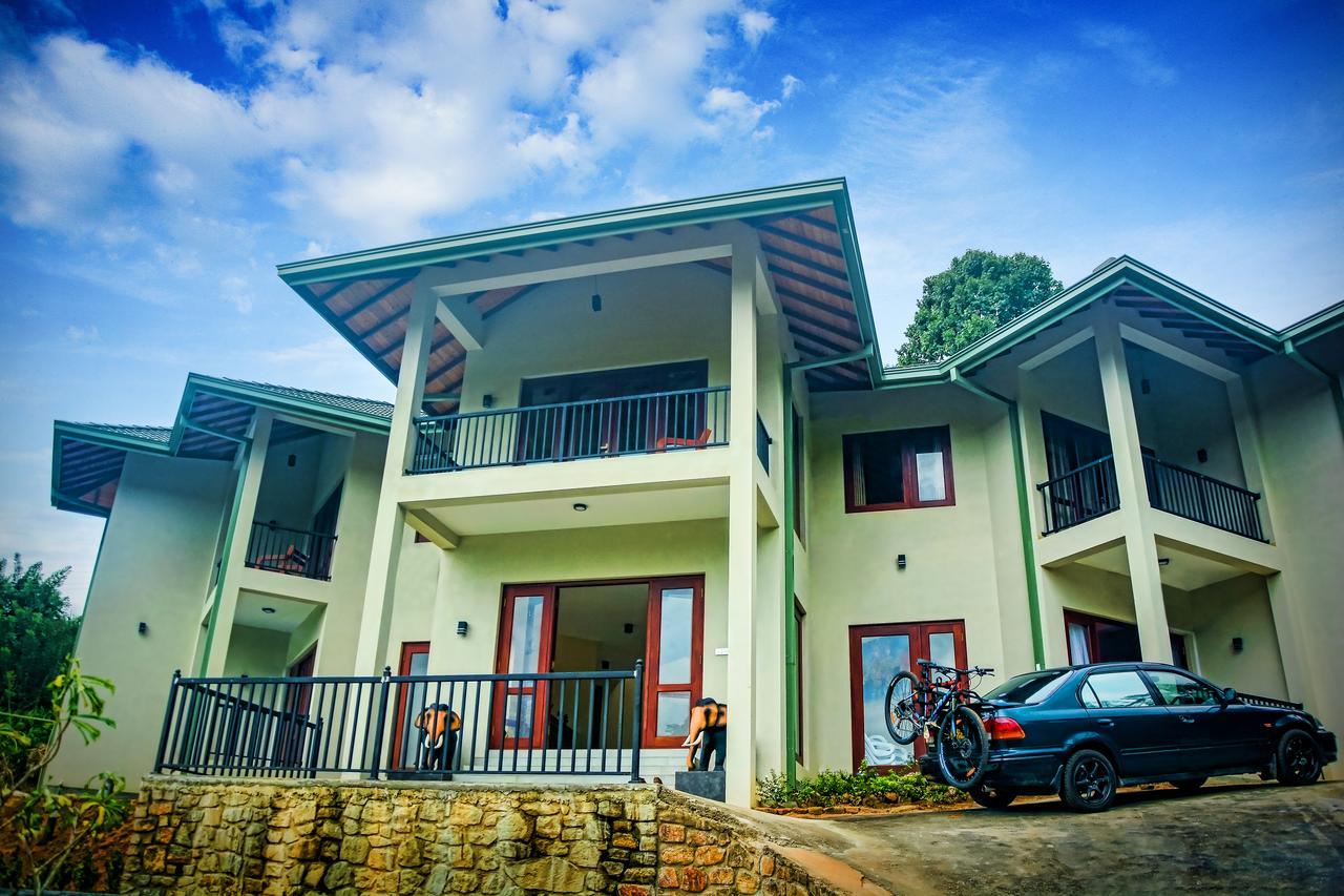 Hotel The Grand Hills Kandy Esterno foto